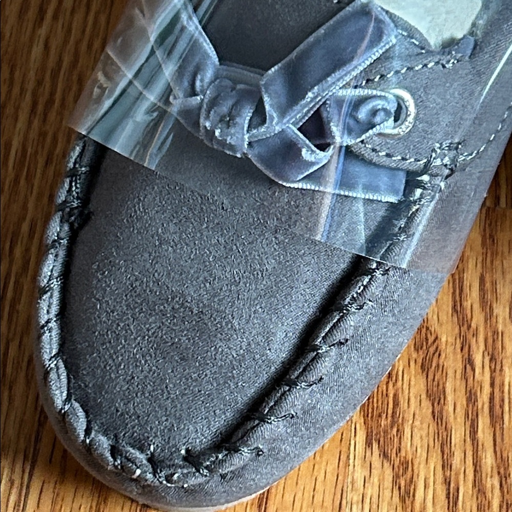 G.H. Bass & Co. New Dark Gray Loafers Size Small w/Faux Fur Lining - Picture 3 of 16